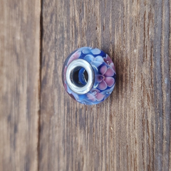 Floral cottagecore charm - Picture 2 of 2